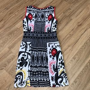 Robe Sans Manches Desigual à Motif Graphique - Taille M - Coupe Shift (droite) - Multicolore - Occasion Très Bon état